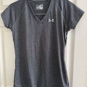 Under Armour Women's Charcoal Heather V-Neck Short Sleeve Tee
